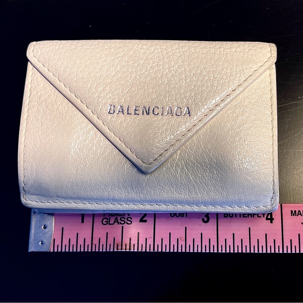 Balenciaga Calfskin Leather trifold wallet EUC white - Picture 16 of 16